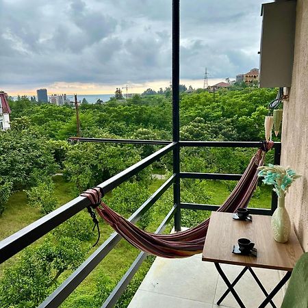Готель Nita House Батумі Екстер'єр фото